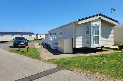 Foto 16 - Remarkable 2-bed Lodge in Clacton-on-sea