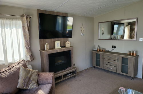 Photo 6 - Remarkable 2-bed Lodge in Clacton-on-sea