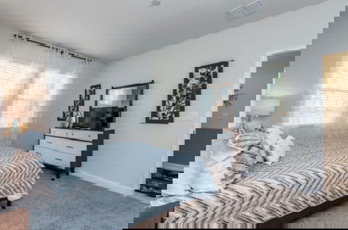 Foto 4 - 6 Bed 5 Bath Pool & Game Room Champions Gate 6 Bedroom Villa by RedAwning
