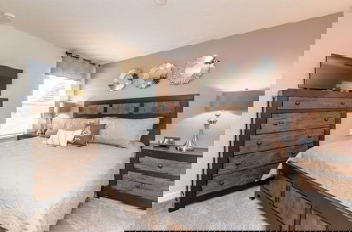 Foto 2 - 6 Bed 5 Bath Pool & Game Room Champions Gate 6 Bedroom Villa by RedAwning