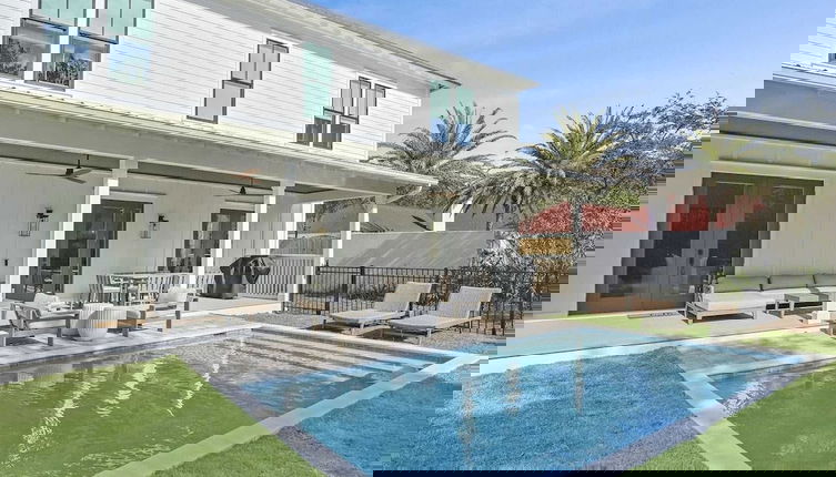 Photo 1 - Alibi 30A by Avantstay 6bdr, Private Pool, Steps to Beach