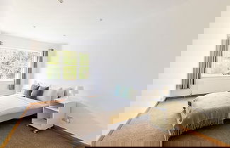 Foto 2 - Sleek and Contemporary House in Battersea