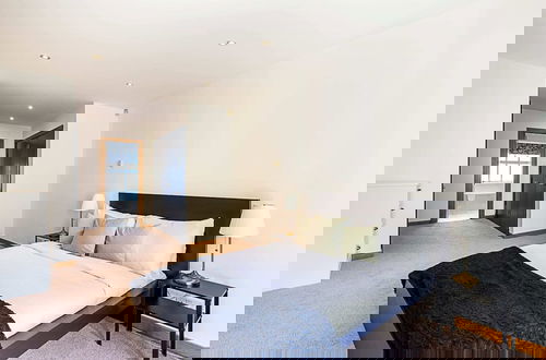 Foto 3 - Sleek and Contemporary House in Battersea