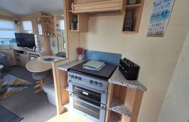3-bed Caravan - Sleeps 8 - Pool Onsite - Petsok - Photo 16