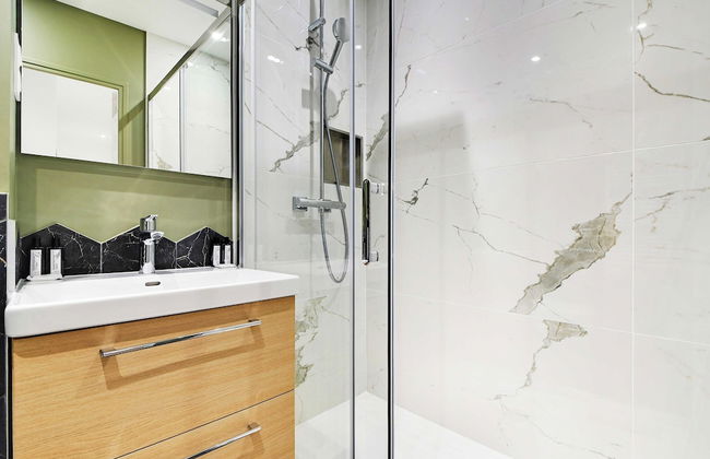 Refreshing 2bd/6p Apartment - 18th ard - Photo 9