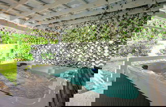 Foto 2 - Las Olas Oasis by Avantstay Minutes to the Beach + Hot Tub