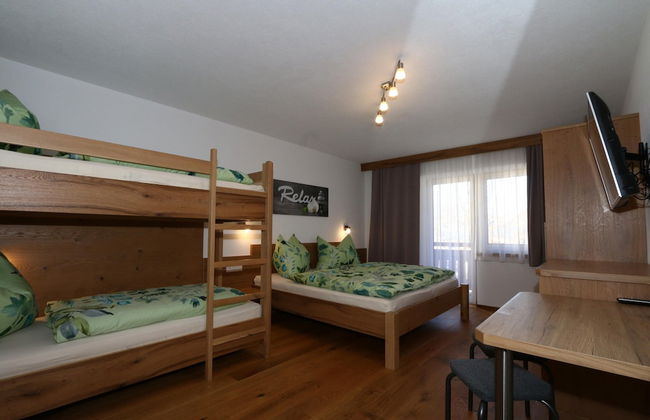 High-quality Holiday Apartment in Oberkrimml Near Waterfalls - Photo 10