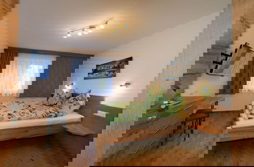 Foto 6 - High-quality Holiday Apartment in Oberkrimml Near Waterfalls
