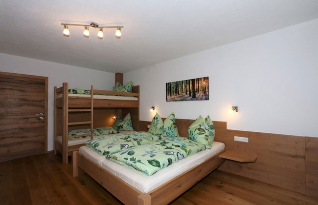 High-quality Holiday Apartment in Oberkrimml Near Waterfalls - Foto 10