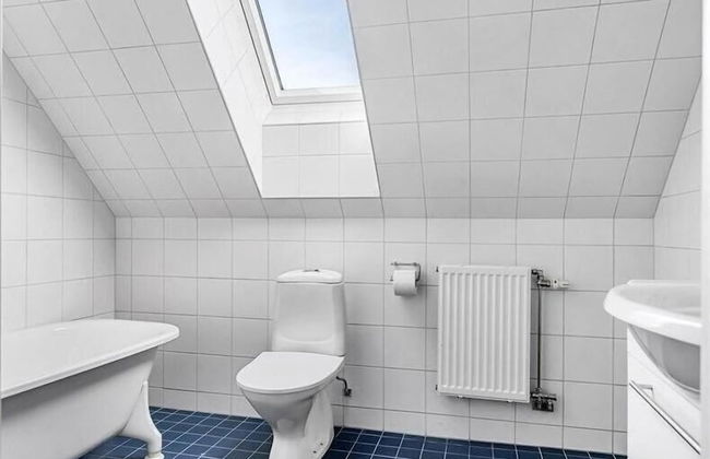 5-bed-rooms House With Jacuzzi, Free Parking, and 2 Toilets-bath in Malmö - Foto 8