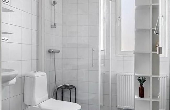 5-bed-rooms House With Jacuzzi, Free Parking, and 2 Toilets-bath in Malmö - Foto 7