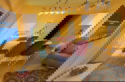 Photo 6 - Modern Casual Apartment