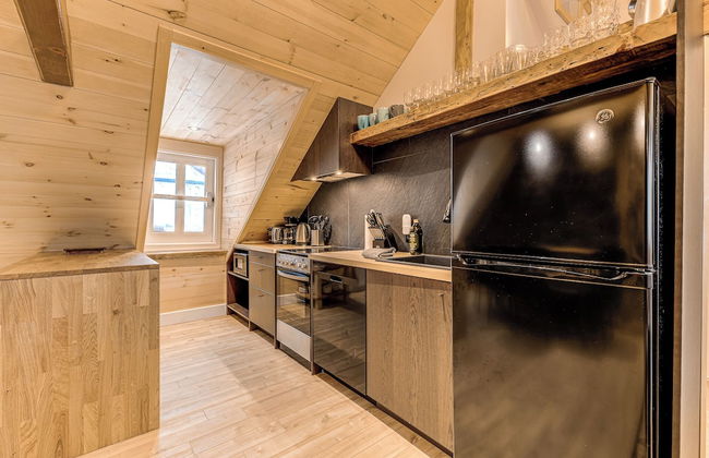 Gorgeous 3 Bedroom 2-floor Old Townhouse - Foto 13