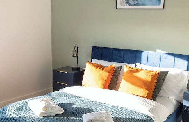 Stylish 2BR Apartment, Town Centre, Free Parking - Photo 5