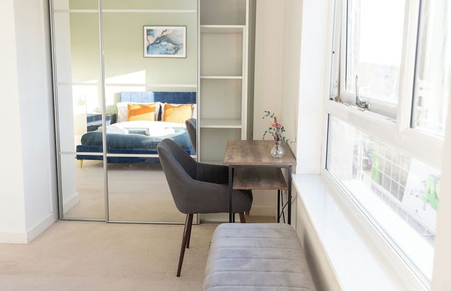 Stylish 2BR Apartment, Town Centre, Free Parking - Photo 23
