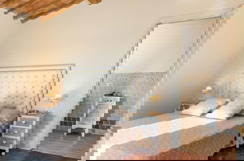 Foto 9 - Peccioli Villa With Pool Ac And Privacy
