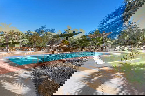 Photo 38 - Lazy Duck Retreat by Avantstay Blue Mountain Priv Beach Access Pool + Patio