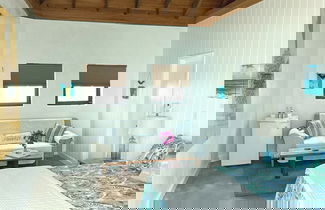 Foto 1 - Seaside Serenity: Elegant Beachfront Escape