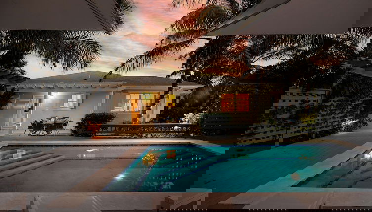 Foto 1 - Tropical Getaway: Compound Near Saunders Beach