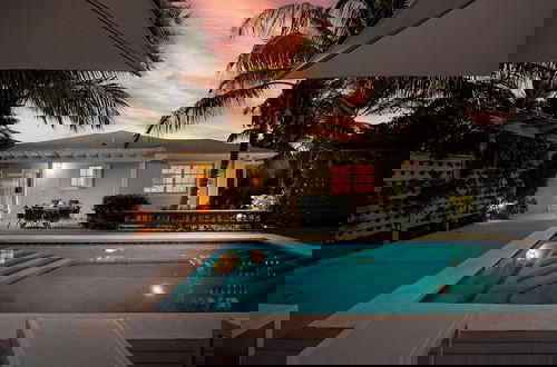 Foto 1 - Tropical Getaway: Compound Near Saunders Beach