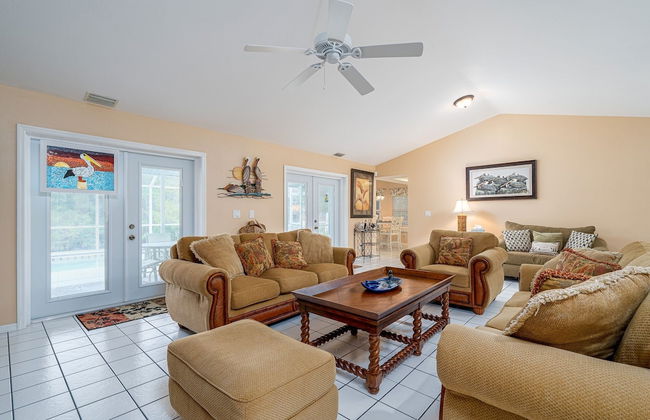 Private Pool Home ~ Just Miles From Sanibel And Fort Myers Beach ~ 3 Bedroom Home by RedAwning - Foto 11