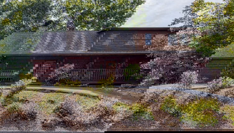 Photo 1 - Er3 - Best Of Both Worlds -great Location-close To Town 4 Bedroom Cabin by RedAwning
