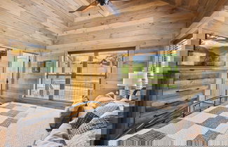 Foto 3 - Antler Ridge 3 Bedroom Cabin by RedAwning
