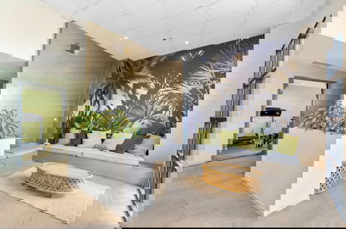 Photo 4 - Uptown Inn by Vantaggio - Limited Service Apart-Hotel