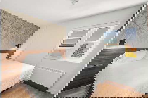 Photo 17 - Uptown Inn by Vantaggio - Limited Service Apart-Hotel