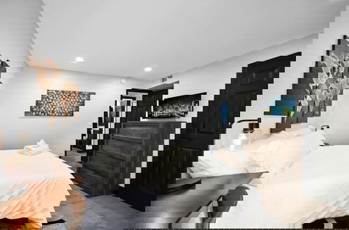 Foto 14 - Escape to This Gorgeous new Wilton Manors Villa