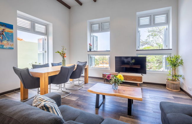 Sunshine Magnificently Bright 2BR Top City Centre Townhouse - Foto 1