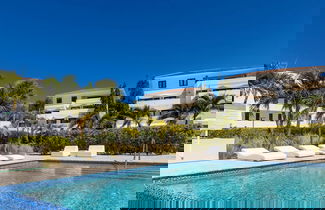 Photo 1 - Green View Delight Chic Blue Bay Apartment