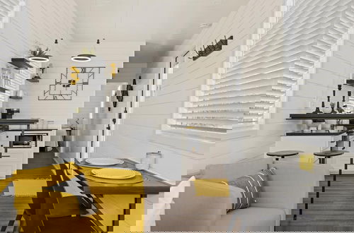 Foto 5 - New The Yellow Beacon-luxury Shipping Container