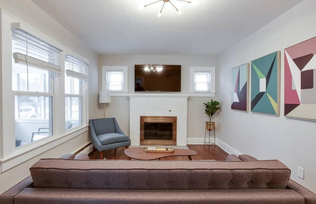 Pet Friendly 3BR Arlington Close to Metro Fast Wifi - Photo 1