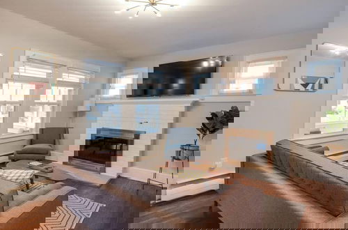 Foto 18 - Pet Friendly 3BR Arlington Close to Metro Fast Wifi