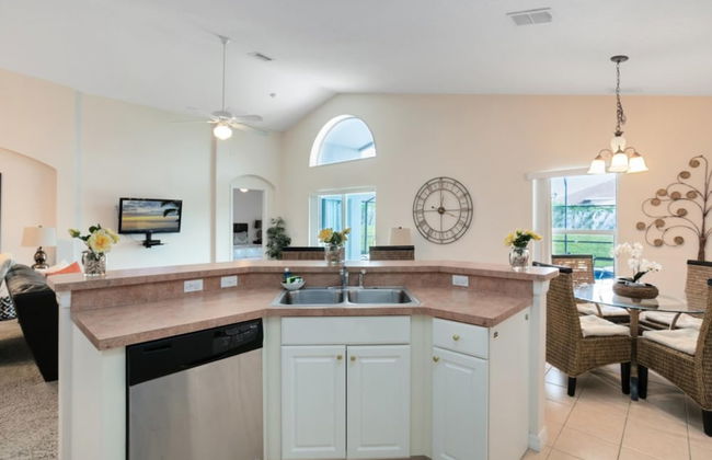 Beautiful 4 Bedroom 3 Bathroom Pool spa Villa - Foto 5