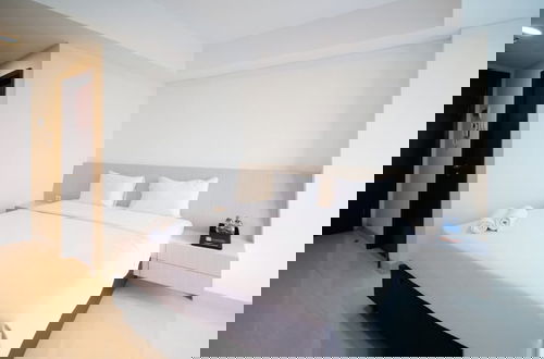 Foto 5 - Modern And Comfy Studio At Grand Sungkono Lagoon Apartment