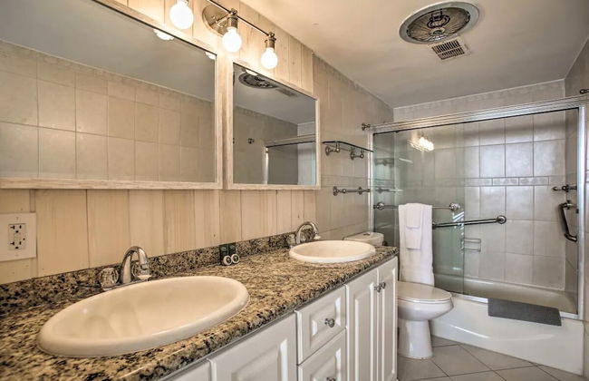 Luxe Beachfront Ft Lauderdale Resort Condo W/ Pool 1 Bedroom Apts by RedAwning - Foto 9