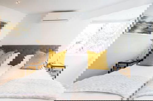Foto 18 - Beautiful Holiday Apartment Overlooking the Beach Modoco