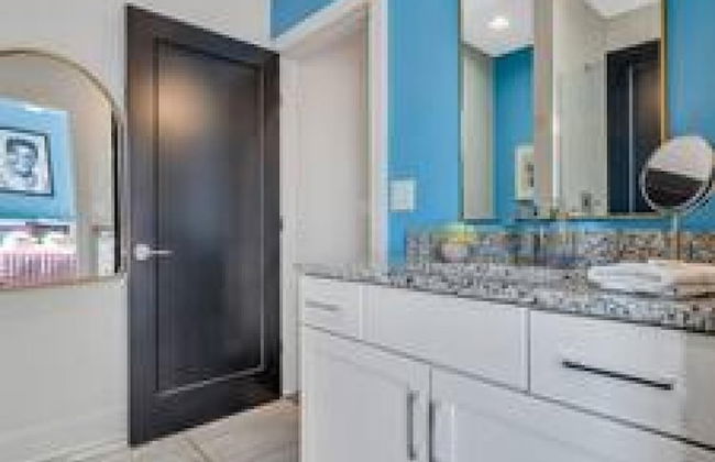 NEW Pink Howdy Oasis 13 Beds Rooftop View Parking - Foto 23