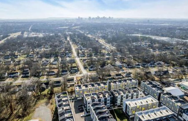 NEW Pink Howdy Oasis 13 Beds Rooftop View Parking - Foto 46