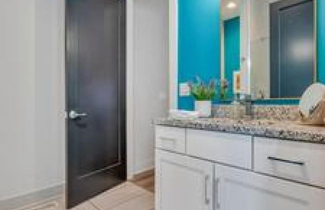 NEW Pink Howdy Oasis 13 Beds Rooftop View Parking - Foto 30