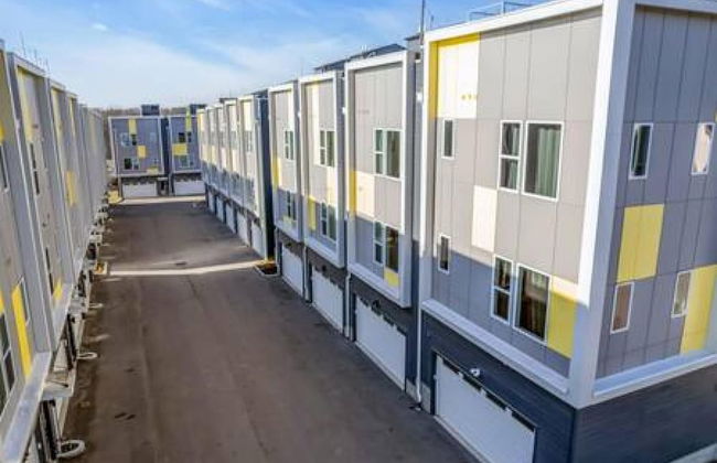 NEW Pink Howdy Oasis 13 Beds Rooftop View Parking - Foto 51