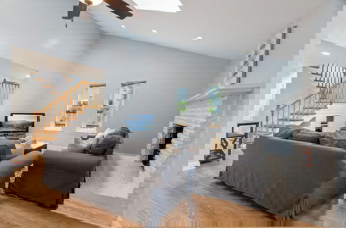 Foto 43 - Oasis Steps From Beach Outdoor Shower and Dining