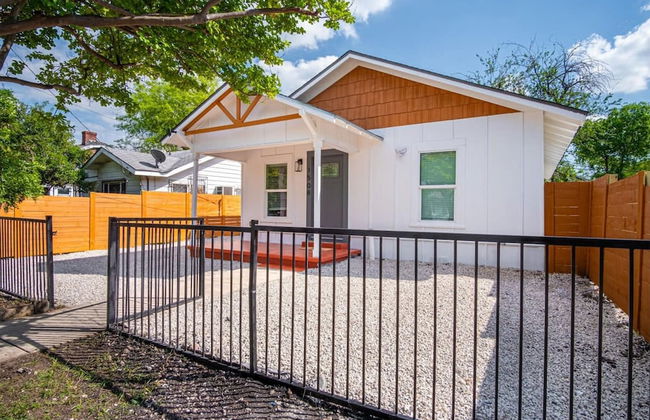 Charming 3BR 1BA Close to Vibrant Downtown - Foto 14