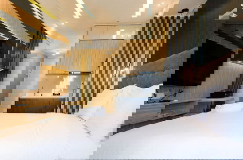 Foto 6 - Warm Studio With Access To Mall At Supermall Mansion Apartment