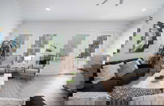 Photo 3 - Mockingbird by Avantstay Modern Design Minutes From the Beach