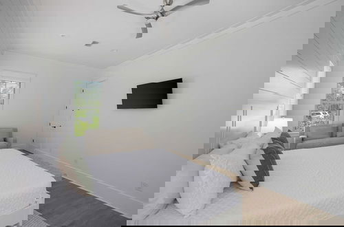 Photo 6 - Mockingbird by Avantstay Modern Design Minutes From the Beach