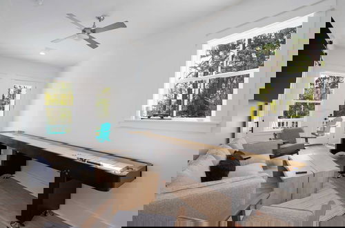 Photo 28 - Mockingbird by Avantstay Modern Design Minutes From the Beach