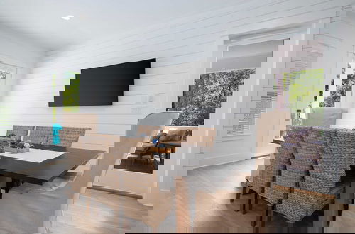 Photo 13 - Mockingbird by Avantstay Modern Design Minutes From the Beach